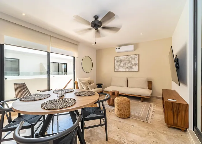 1 Bd With Balcony Gym Pool View Сasa de vacaciones *
